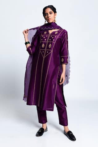 Floral Embroidered Kurta Set For Kids