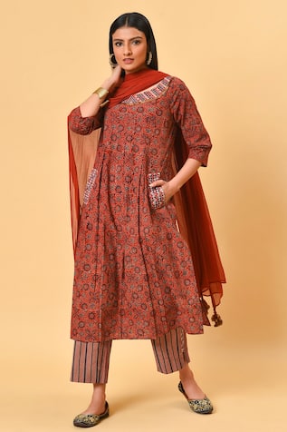 NUHH Printed Kurta Set 