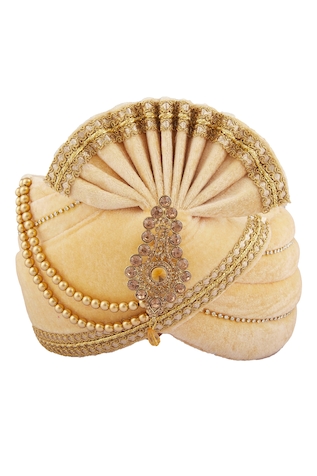 Samyukta Singhania Velvet Embellished Safa