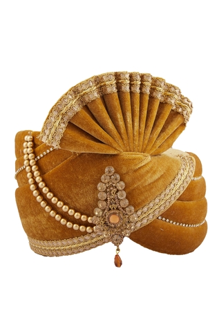Samyukta Singhania Velvet Embellished Safa