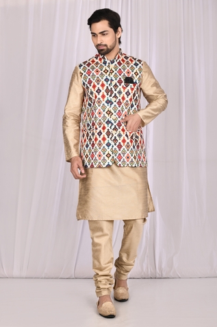 Samyukta Singhania Printed Bundi Kurta Set