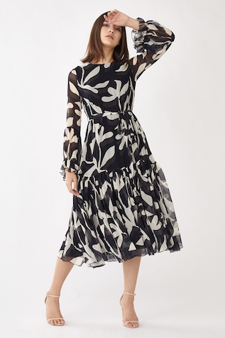 Buy Off White Crepe Printed Abstract Sweetheart Neck Short Corset Dress For  Women by Pocket Stories Online at Aza Fashions.