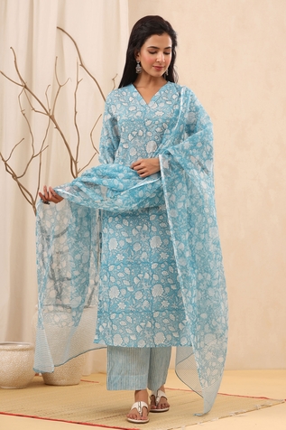 Kameez Vivid Sky Printed Kurta Set