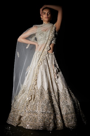 15+ Silver Bridal Lehengas We Are Currently Crushing On! | WeddingBazaar