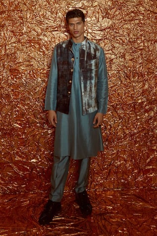 Velvet Bundi & Kurta Set 