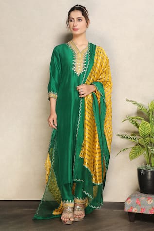 Placement Embroidered Kurta Pant Set 