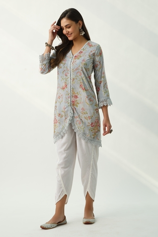 Roze Omaira Velvet Printed Kurta & Tulip Pant Set