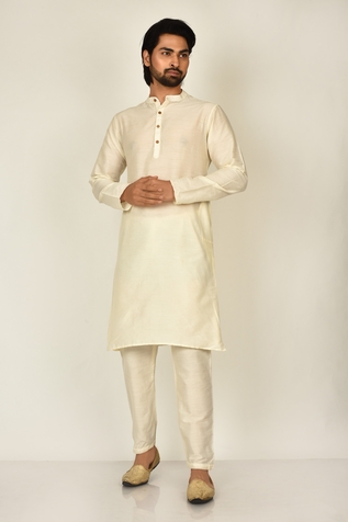 Samyukta Singhania Mandarin Collar Kurta Set