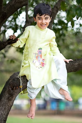 Nand Embroidered Kurta Set 