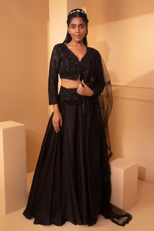 Wedding Wear Semi Stitched Floral Black Designer Lehenga Choli, 2.5 M at Rs  6000 in Surat