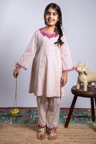 Boteh Dori Embroidered Neckline Kurta Set 