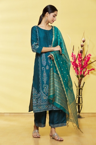Nazaakat by Samara Singh Printed Kurta Palazzo Set