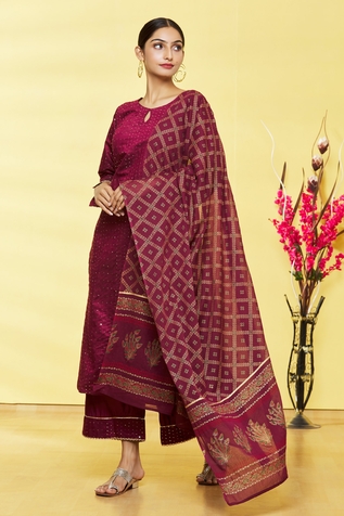 Nazaakat by Samara Singh Embroidered Kurta Palazzo Set