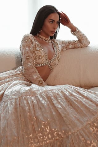 15+ Latest Red Wedding Lehengas Designs For 2021-2022 Brides | Bridal  outfits, Designer bridal lehenga choli, Indian fashion