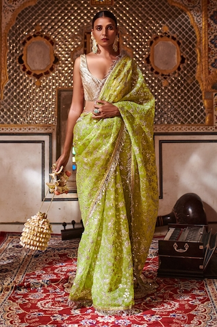Itrh - Beige Net Embellished Elinora Pre-draped Saree With Backless Blouse  For Women