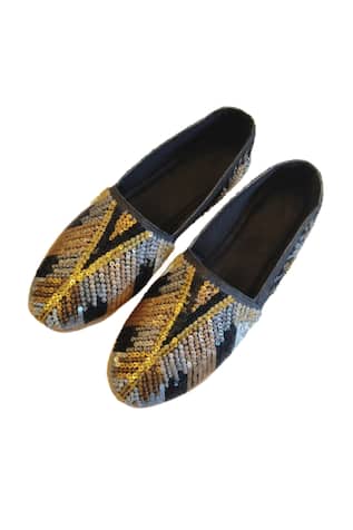 Vivid Embroidered Shoes 