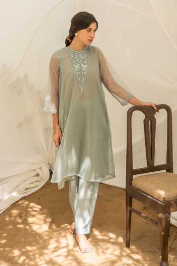 Avaasya Jaipur Embroidered Kurta & Pant Set 