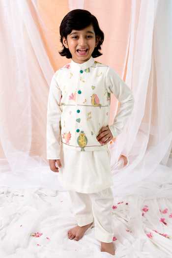 Chotibuti Bird Embroidered Bundi & Kurta Set 