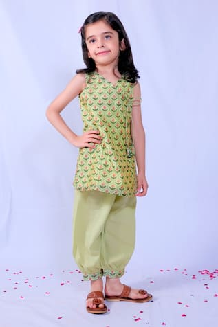 Pankhuri By Priyanka Floral Print Kurta & Harem Pant Set 