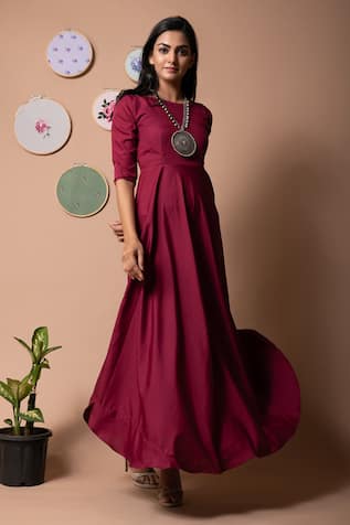 Women's Casual Maxi-Length Dress - Front Buttons / Long Sleeves / Wine Red