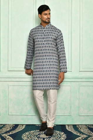 Adara Khan Paisley Pattern Kurta