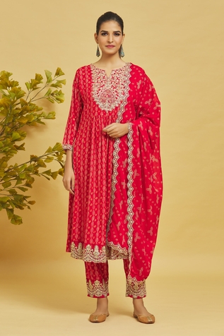 Nazaakat by Samara Singh Geometric Print Kurta Set