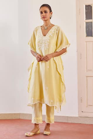 Amisha Kothari Zainaab Embroidered Kurta Kaftan Set 