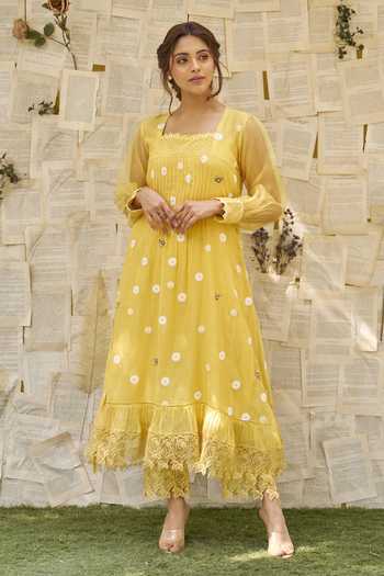 Naaz By Noor Daisy Thread Embroidered Kurta & Pant Set 