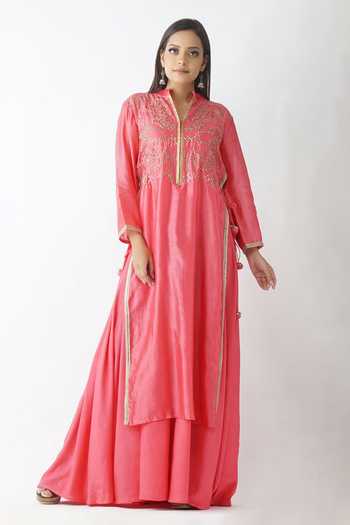 OMI Chanderi Jaal Embroidered Yoke Layered Kurta 