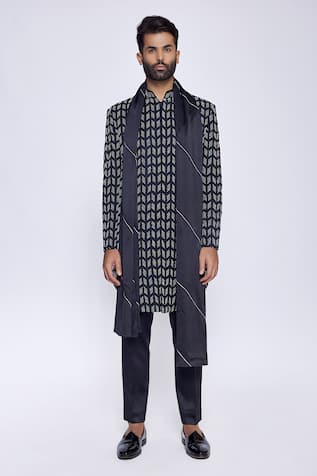 Chevron Cut Dana Embroidered Sherwani 
