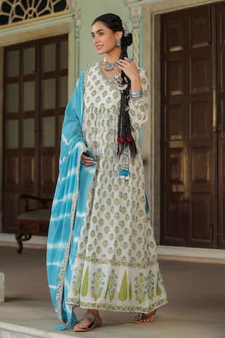 BAIRAAS Mughal Pattern Anarkali With Dupatta 