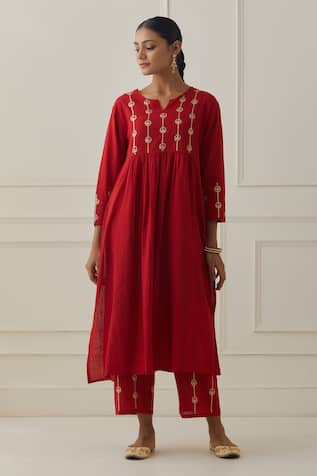 Kamaltaas Yoke & Sleeve Embroidered Kurta Set 