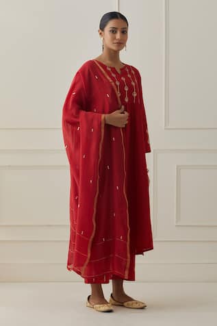 Kamaltaas Sleeve & Yoke Embroidered Kurta Set 