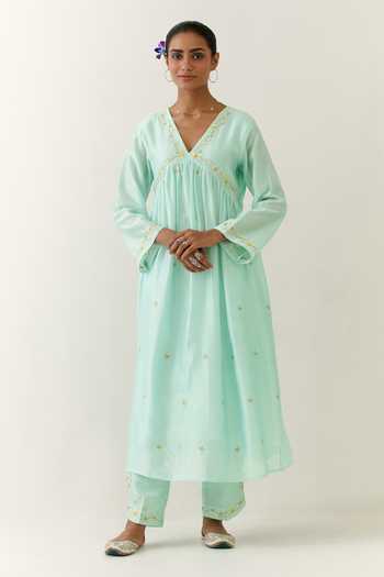 Anantaa By Roohi Silk Chanderi V Neck Kurta 