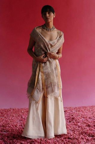 Taisha Kaner Cross Stitch Embroidered Kurta Set