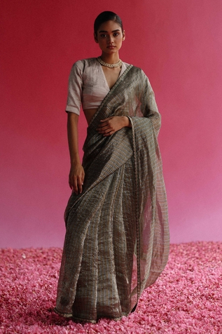 Taisha Aago Stripe Woven Saree With Blouse