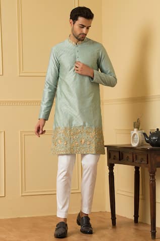 Aura Zari Embroidered Kurta Set 