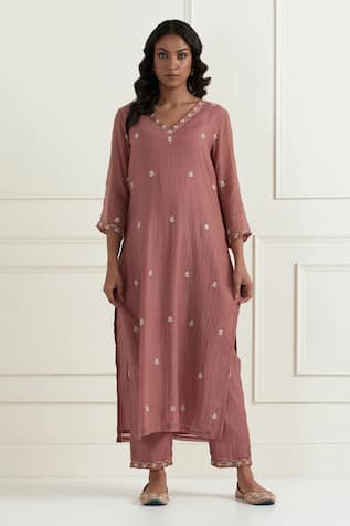 MIRROR VOL 3 DG 618 RAYON COTTON MIRROR WORK NECKLINE LATEST EXCLUSIVE  STYLISH DESIGNER FANCY DELIGHTFUL DIWALI SPECIAL READYMADE DECENT KURTI  WITH KALI SHARARA BUY ONLINE AT REEWAZ INTERNATIONAL  Reewaz International  