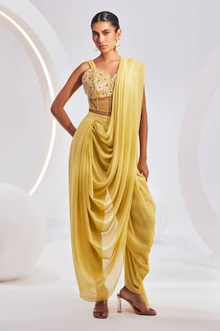 Divya Aggarwal Isla Concept Saree With Embroidered Corset 