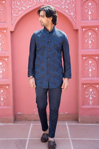 Kaaj Button x AZA Shaded Embroidered Bundi & Kurta Set 