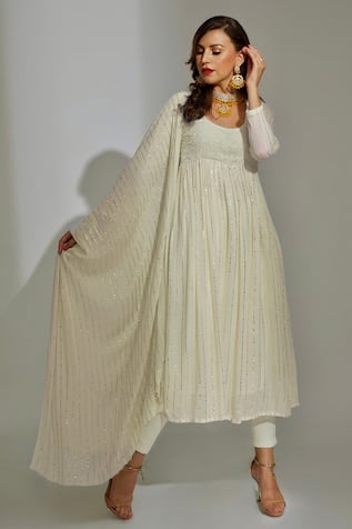 LABEL AISHWARYRIKA Chikankari Work Kurta Pant Set 