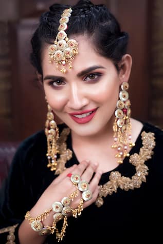 Sequin Embroidered Necklace Set 