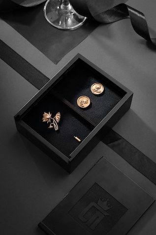 Cosa Nostraa The Lotus Magic Lapel Pin & Cufflinks Gift Set
