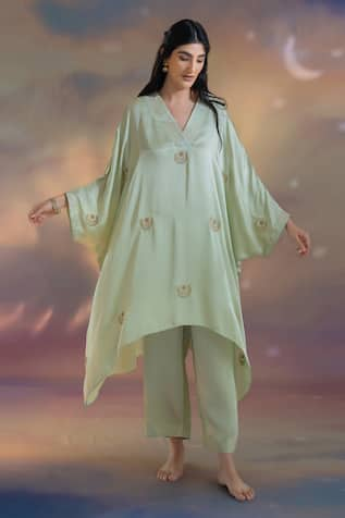 Kacha Tanka Embroidered Kaftan Kurta Pant Set 