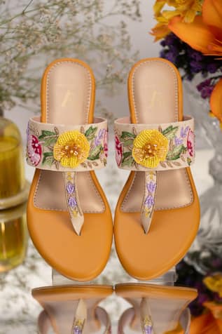 Aviva Embellished Kolhapuri Flats 