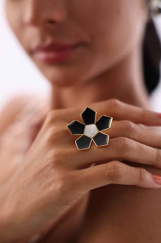 Willow Floral Pattern Ring 