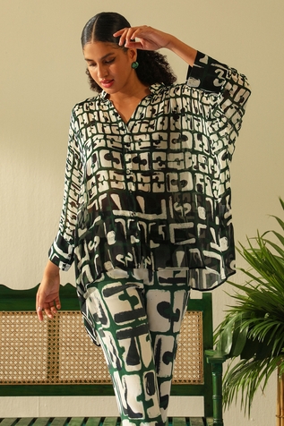 Label Deepika Nagpal Aria Geometric Print Shirt