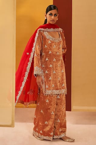 Priyanka Singh Zardozi Embroidered Kurta Set 