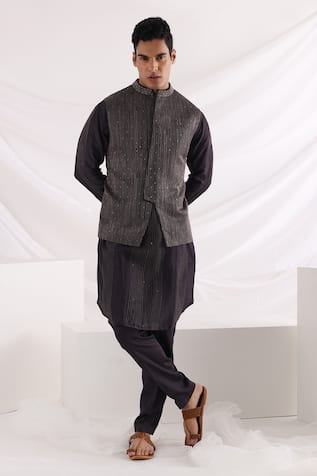 Embroidered Thread Work Bundi Kurta Set 