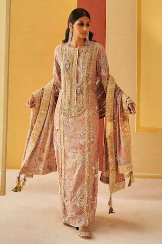 Priyanka Singh Floral Resham Embroidered Kurta Set 